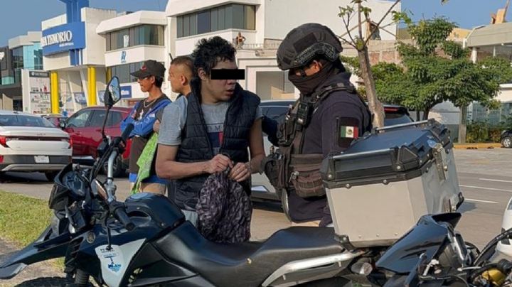 Le roban el auto, detiene a presunto ladrón, policía de Boca del Río lo deja ir por no tener pruebas