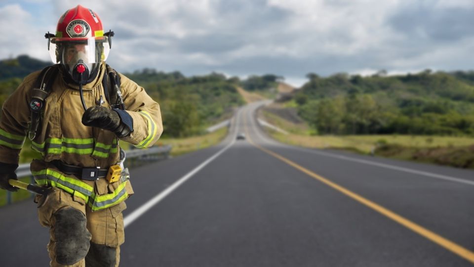 Bomberos acudieron hasta la México-Tuxpan para evitar una explosión