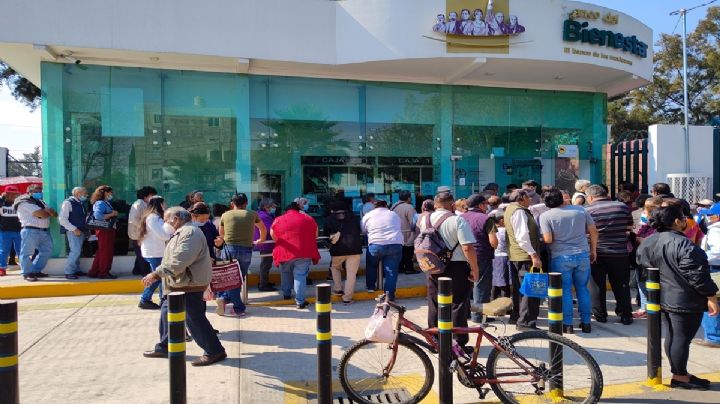 Pensión del Bienestar: alertan por "aguinaldos navideños" a adultos mayores