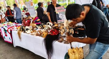 Hechas a mano y con historia: así se elaboran las máscaras tradicionales de Huejutla que recorren México
