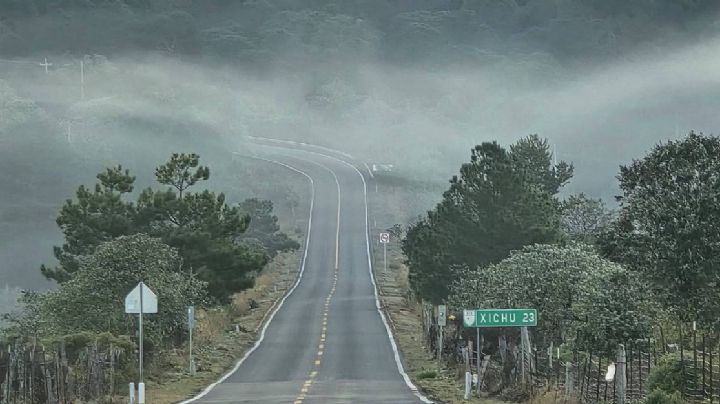 Densa neblina cubre Xichú; llaman a conductores a tener cuidado