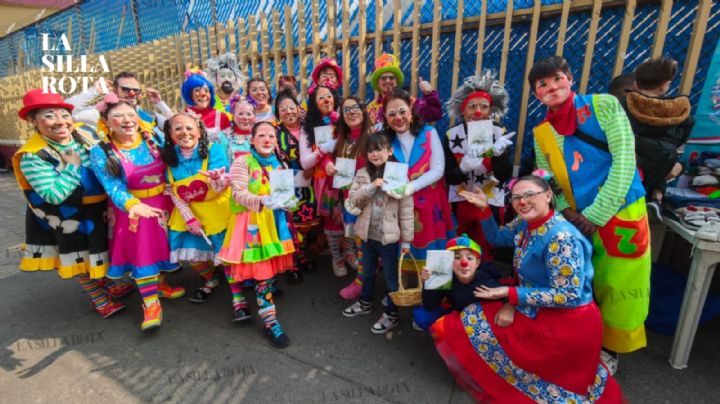 Llevan con risaterapia consuelo a familiares y pacientes de hospitales