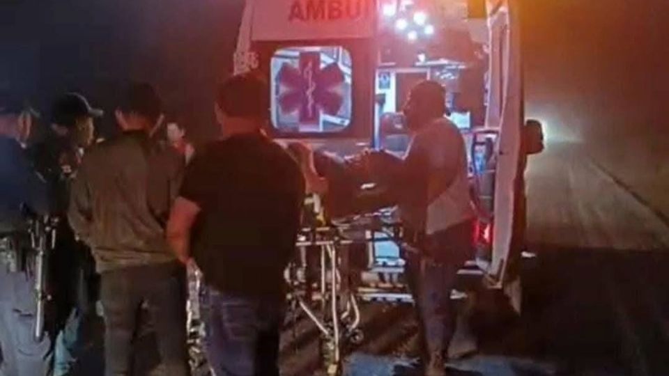 El accidente dejó 8 personas lesionadas, venía de Monterrey con destino a Huejutla