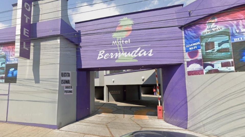 Hallan a un hombre muerto en habitación del hotel, autoridades investigan causas del fallecimiento