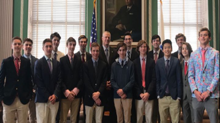 Jóvenes republicanos ignoran escándalo racista y convocan a dirigente de extrema derecha tras “Amo a Hitler”