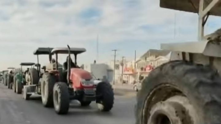 ¡Tráfico lento! Caravana de tractores avanza por Celaya y la Autopista 45D hacia la CDMX