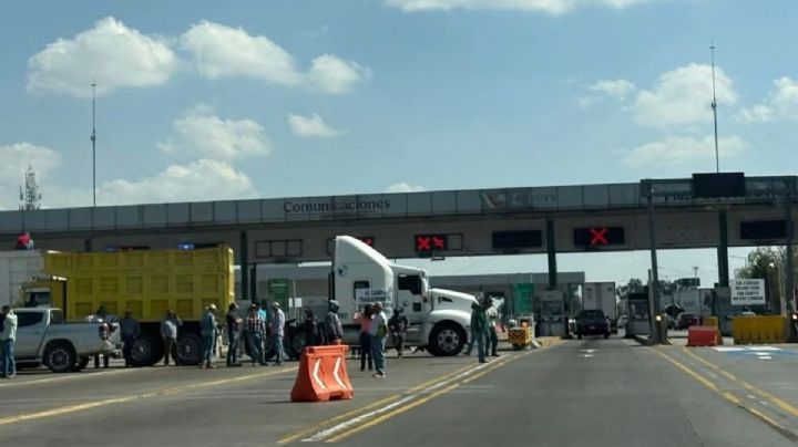 Suman seis horas de bloqueo en la México-Querétaro por manifestación de productores