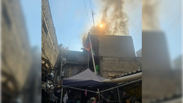 Incendio en vivienda de la Agrícola Oriental, en Iztacalco, deja dos heridos