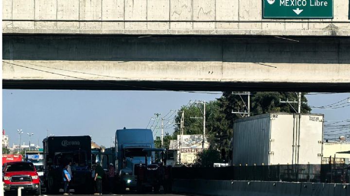 Levantan campesinos 3 bloqueos y en 5 continúan los cierres de carreteras