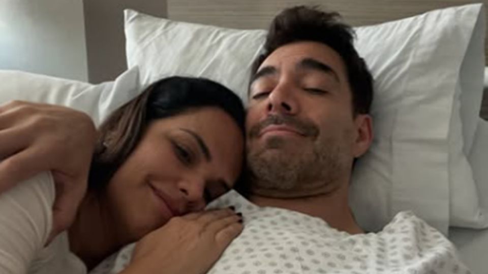 En todo momento de su esposa, Lucy