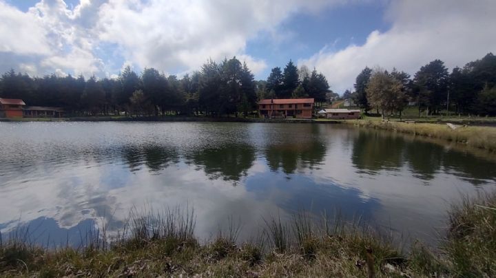 En El Chichicaxtle puedes pasar Año Nuevo frente a una laguna, pescar y dormir en cabañas