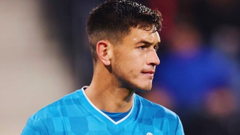 Actualmente juega en el Lokomotiv de Rusia