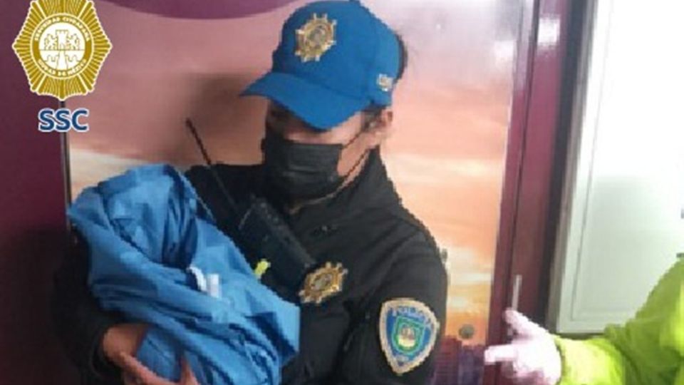 Ante la inminencia del parto y en apego a su vocación de servicio, las mujeres policías auxiliaron a la ciudadana.