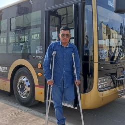 “Creí que nunca volvería a manejar”: José Luis, chofer con discapacidad de un camión Ulúa en el puerto de Veracruz