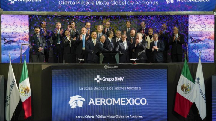 Aeroméxico celebra su regreso a la BMV tras años de reestructura financiera