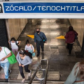 Cierran estaciones del Metro, bloqueo carretero, peregrinación de taxistas y movilizaciones