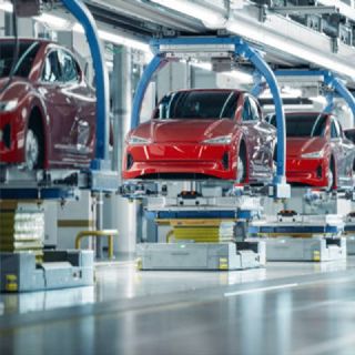 Aranceles y autos chinos golpean al sector automotriz; pierde más de 300 mil empleos