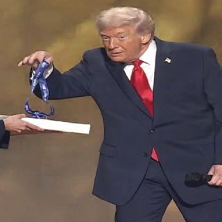 ¿Realmente Trump puede cambiarle el nombre al futbol americano de la NFL?