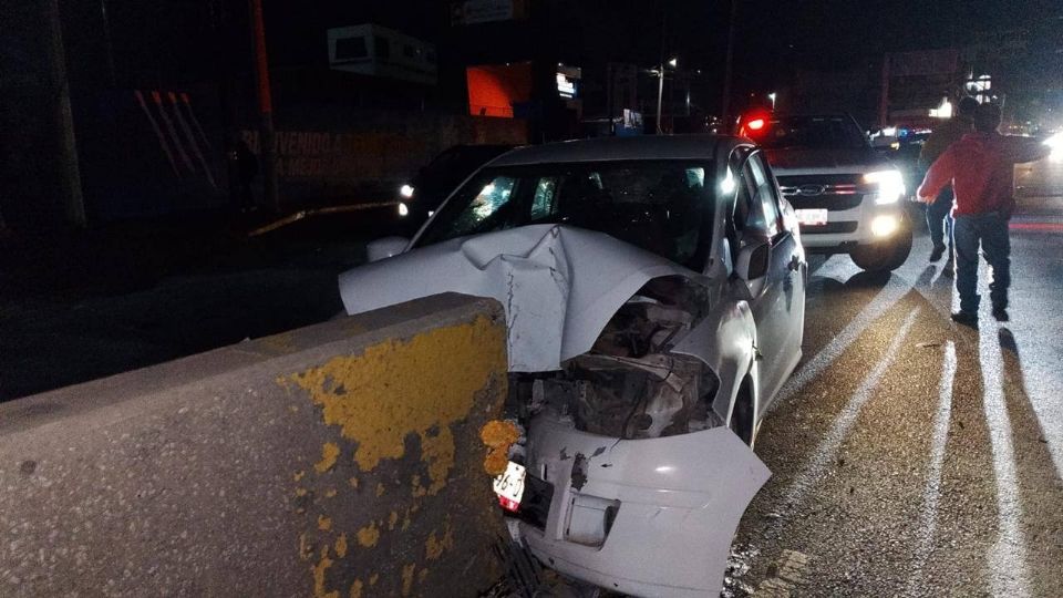 Los dos ocupantes del automóvil murieron