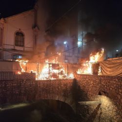 Incendio consume 15 puestos en Mercado Hidalgo de Guanajuato | VIDEO