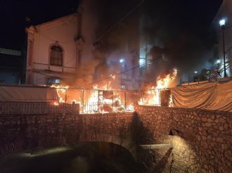 Incendio consume 15 puestos en Mercado Hidalgo de Guanajuato | VIDEO