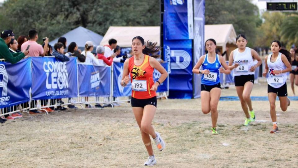 Participaron 200 jóvenes atletas de 22 asociaciones del país en en el Campeonato Nacional de Campo Traviesa 2025.