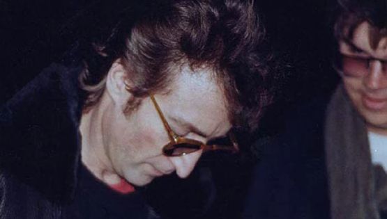 A 45 años sin John Lennon: películas y series que retratan su asesinato