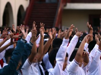 Primary school children suffer from obesity, cavities, and vision problems