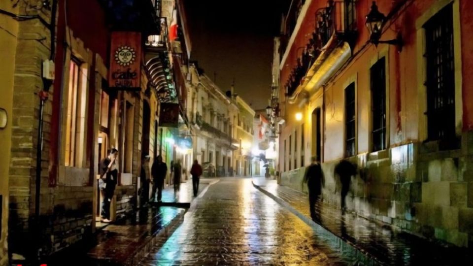 Fuerte lluvia ayer en Guanajuato capital.