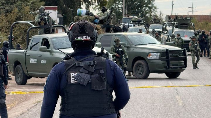 Detienen a dos jóvenes tras enfrentamiento armado en la carretera México 15