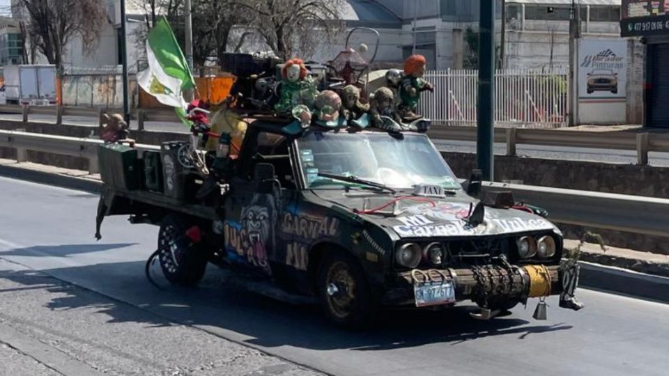 Camioneta Vulkanizadora estilo Mad Max