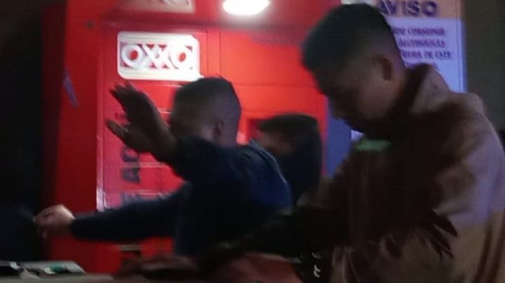 Suspenden a tres policías en Puebla tras ser sorprendidos disparando borrachos