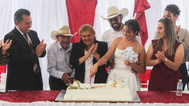 Cuautepec realiza boda colectiva, 18 parejas se dan el “sí”
