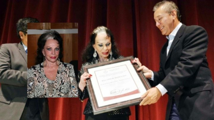 La vez que Tongolele recibió la medalla Agustín Lara en Veracruz, por su trayectoria