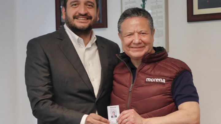 Menchaca recibe reafiliación a Morena, se reúne con Andrés Manuel López Beltrán