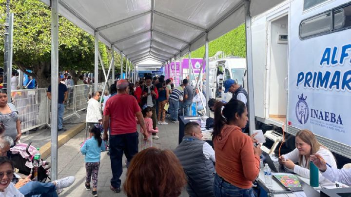 Estas son las oficinas y servicios presentes en la Caravana de la Gente