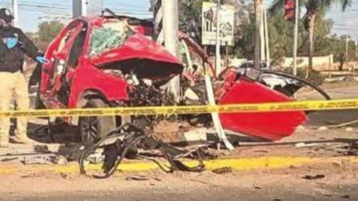 Choca contra poste y muere prensado, en Celaya