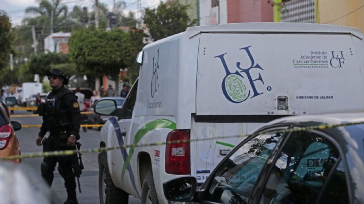 Sujeto asesina a su esposa y cuñada, hiere a su suegra y muere atropellado en Guadalajara