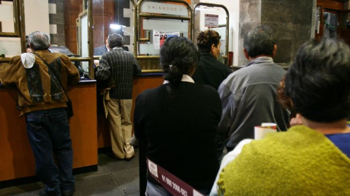 Papás recurren al empeño para costear el regreso a clases