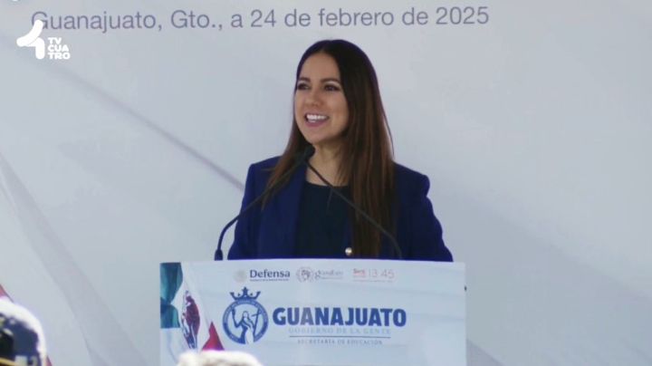 Estudiantes de Guanajuato Capital son abanderados en este Día de la Bandera
