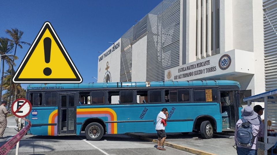 Autobús boqueño choca contra Escuela Náutica Mercante de Veracruz
