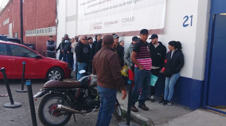 “No pensé que se hiciera ese trámite tan difícil y no lo pudimos hacer”, dice migrante en COMAR Naucalpan