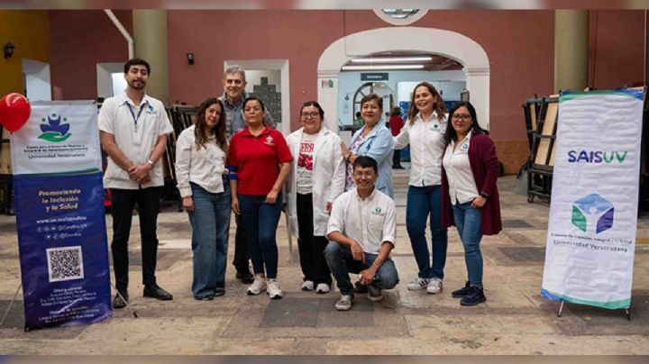 UV realizó Feria del Condón en la Unidad de Artes