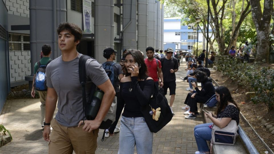 La beca puede solicitarse por alumnos de universidades