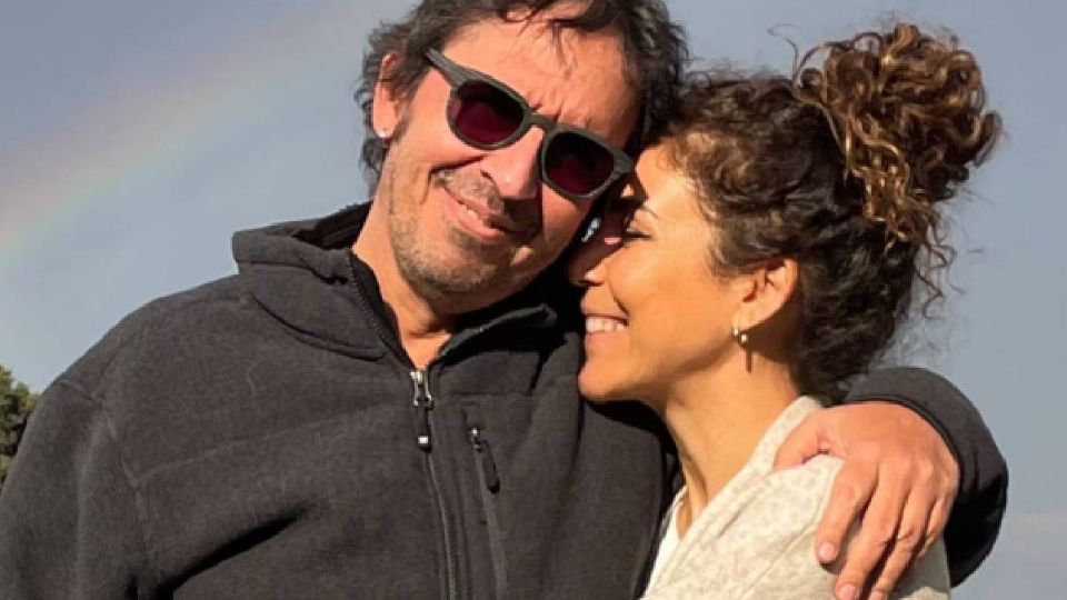 Está hospitalizado en Estados Unidos y su esposa e hijos no lo dejan solo.