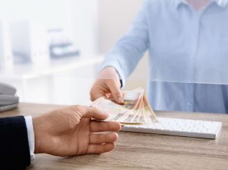 Banamex, BBVA y Banco Azteca cambiarán retiros y depósitos en efectivo: este será el nuevo requisito