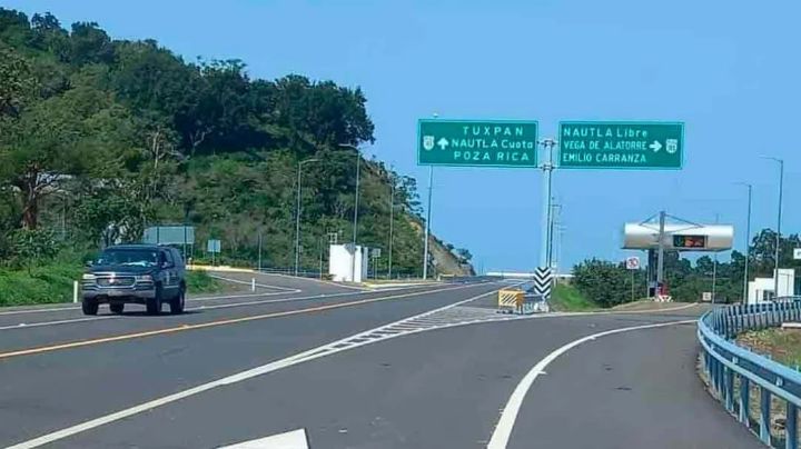 Conductor se detiene en la México-Tuxpan, tramo Hidalgo, termina sin su vehículo