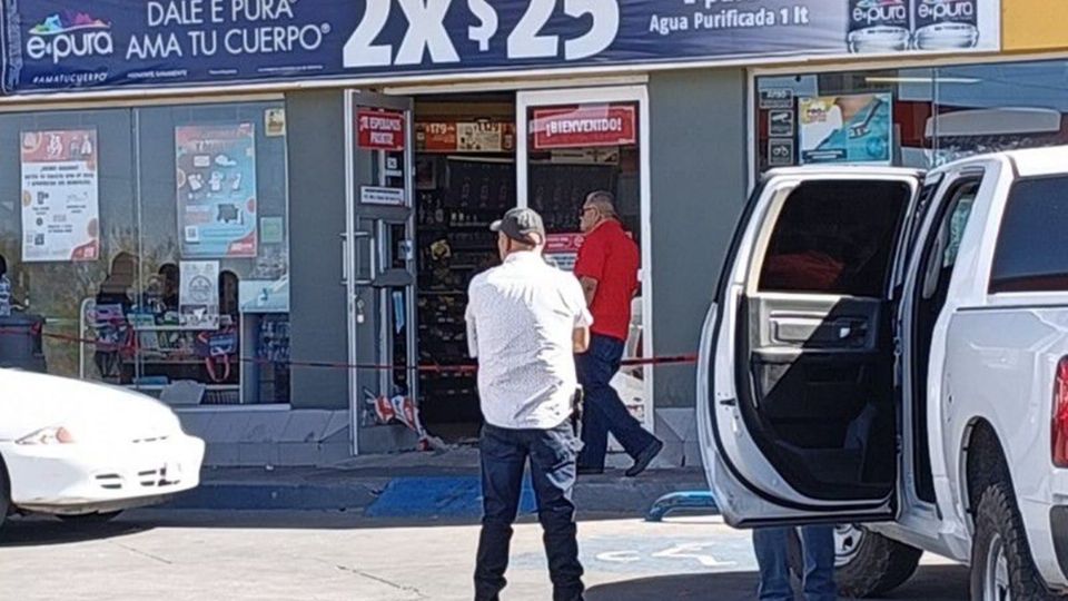 El Oxxo fue acordonado para las investigaciones