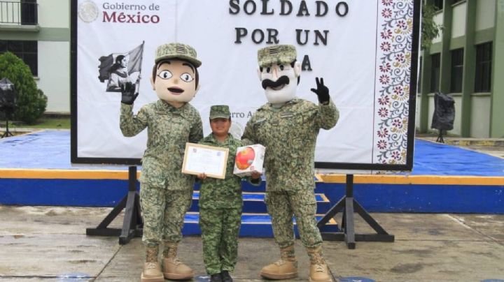 Tadeo, niño de Cerro Azul, vive la experiencia de ser "soldado por un día" por la Sedena
