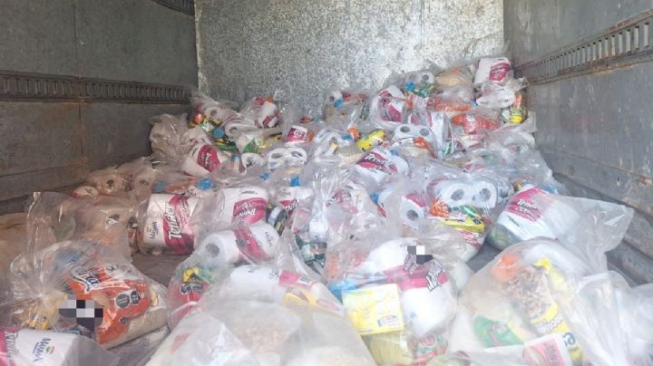 Sorprenden a integrantes del CJNG con despensas que repartirían en Michoacán